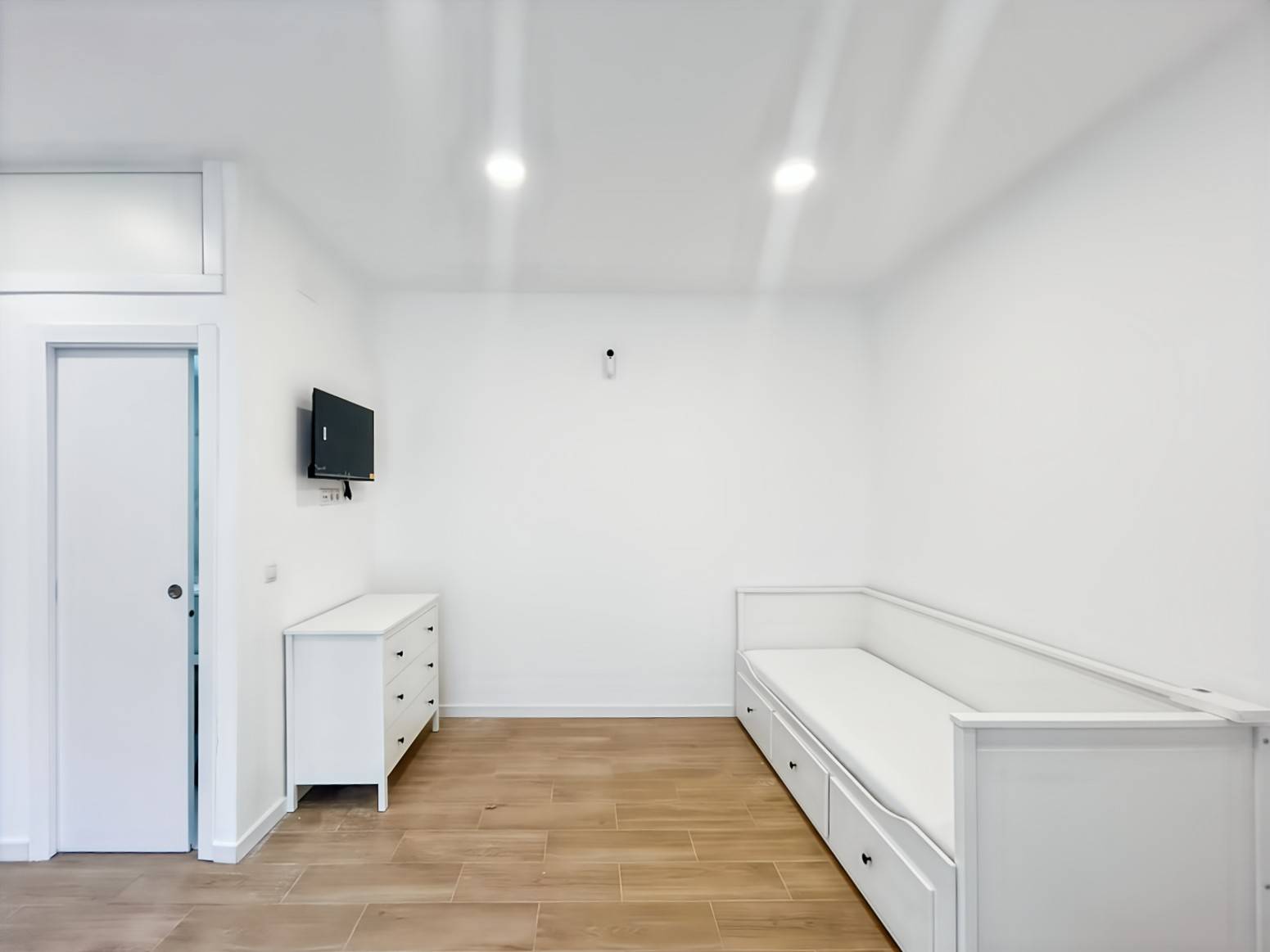 WhatsApp Image 2025-05-05 at 10.31.44 (2)