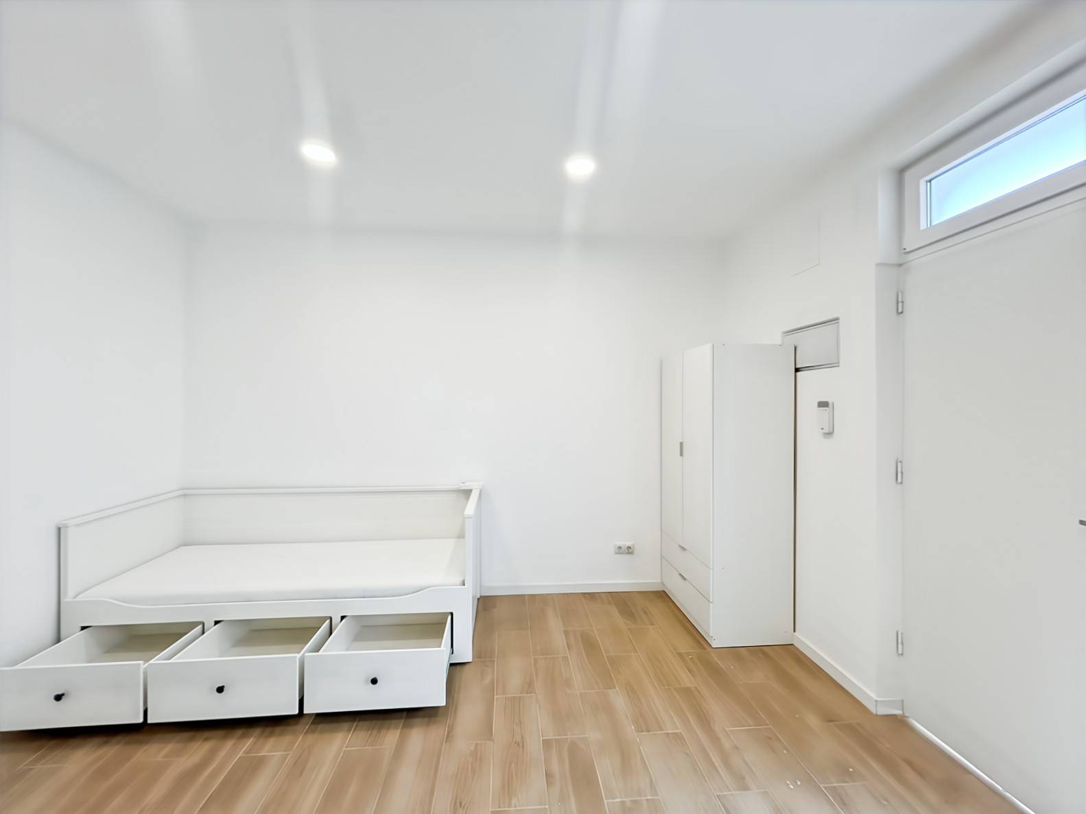 WhatsApp Image 2025-05-05 at 10.32.12