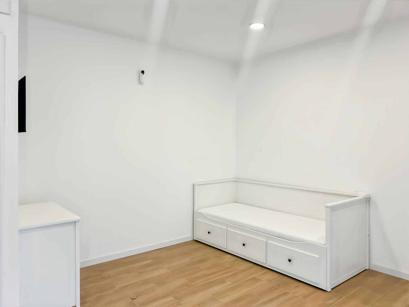 WhatsApp Image 2025-05-05 at 10.31.44 (5)