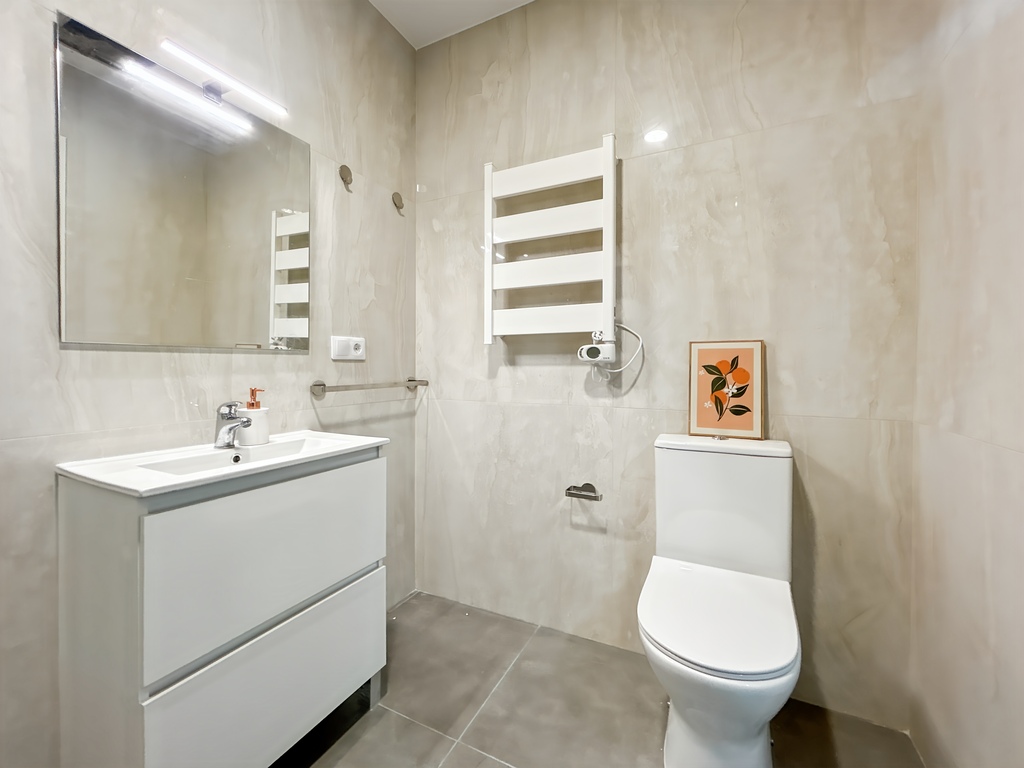 Photo_3_681c_Easy-Resize.com