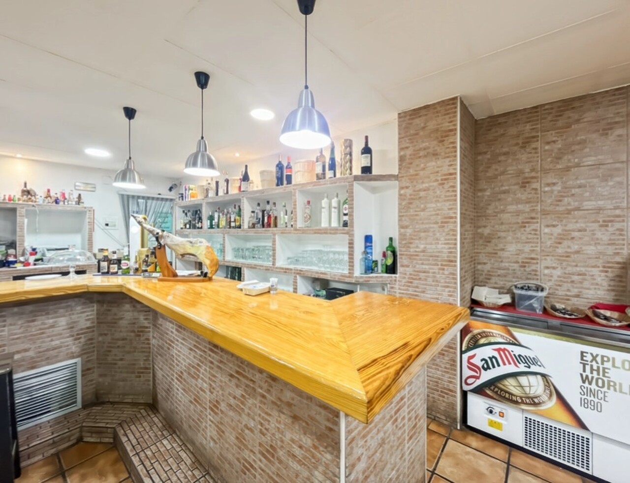 WhatsApp Image 2024-11-15 at 17.25.11 (1)_Easy-Resize.com