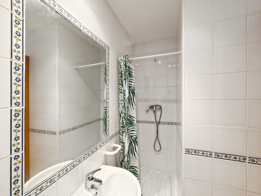 Photo_17_bd44_Easy-Resize.com