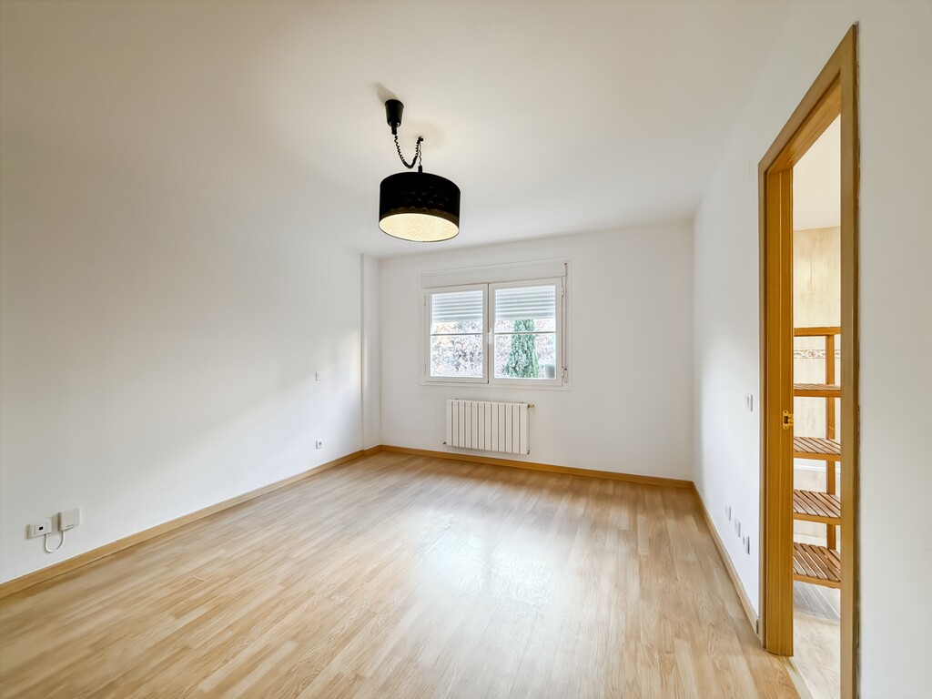 Photo_23_6e9a_Easy-Resize.com