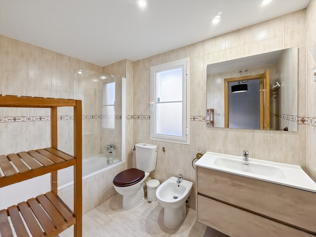 Photo_27_1_da3f_Easy-Resize.com