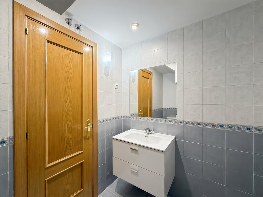 Photo_48_e0c2_Easy-Resize.com