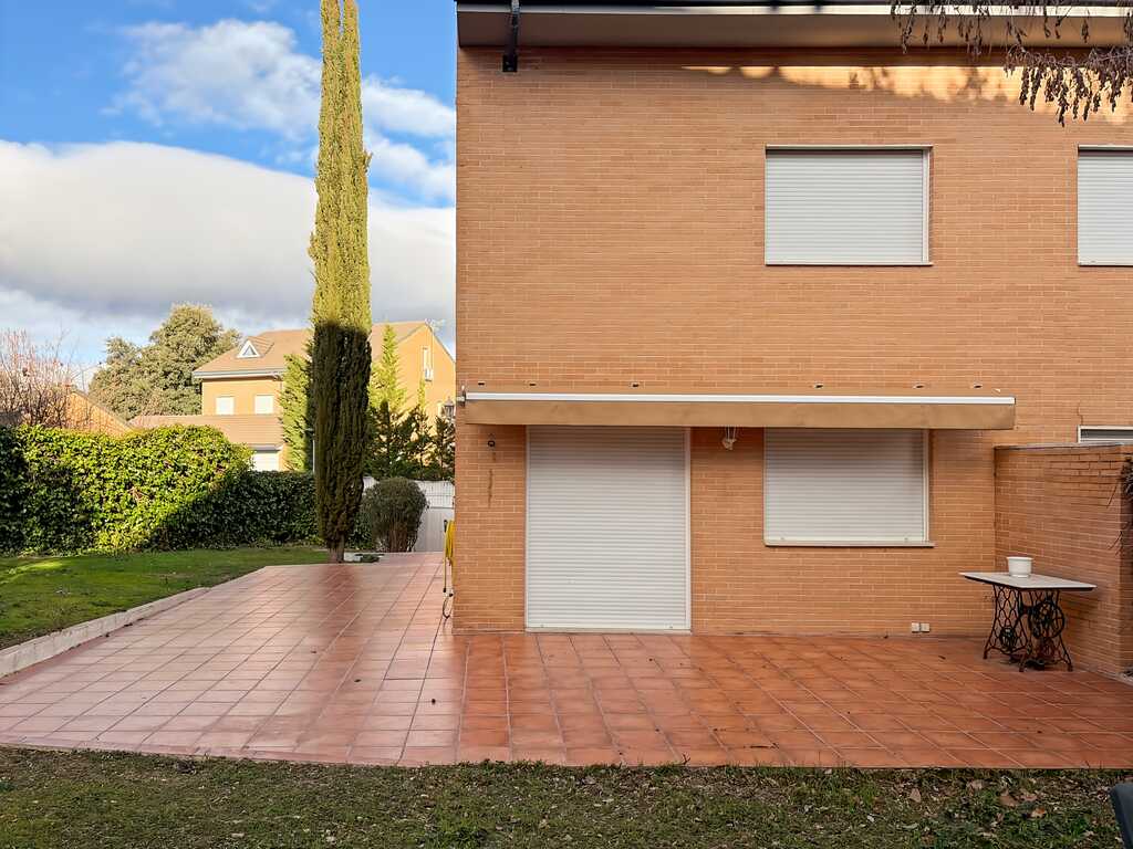 Photo_5_8e80_Easy-Resize.com