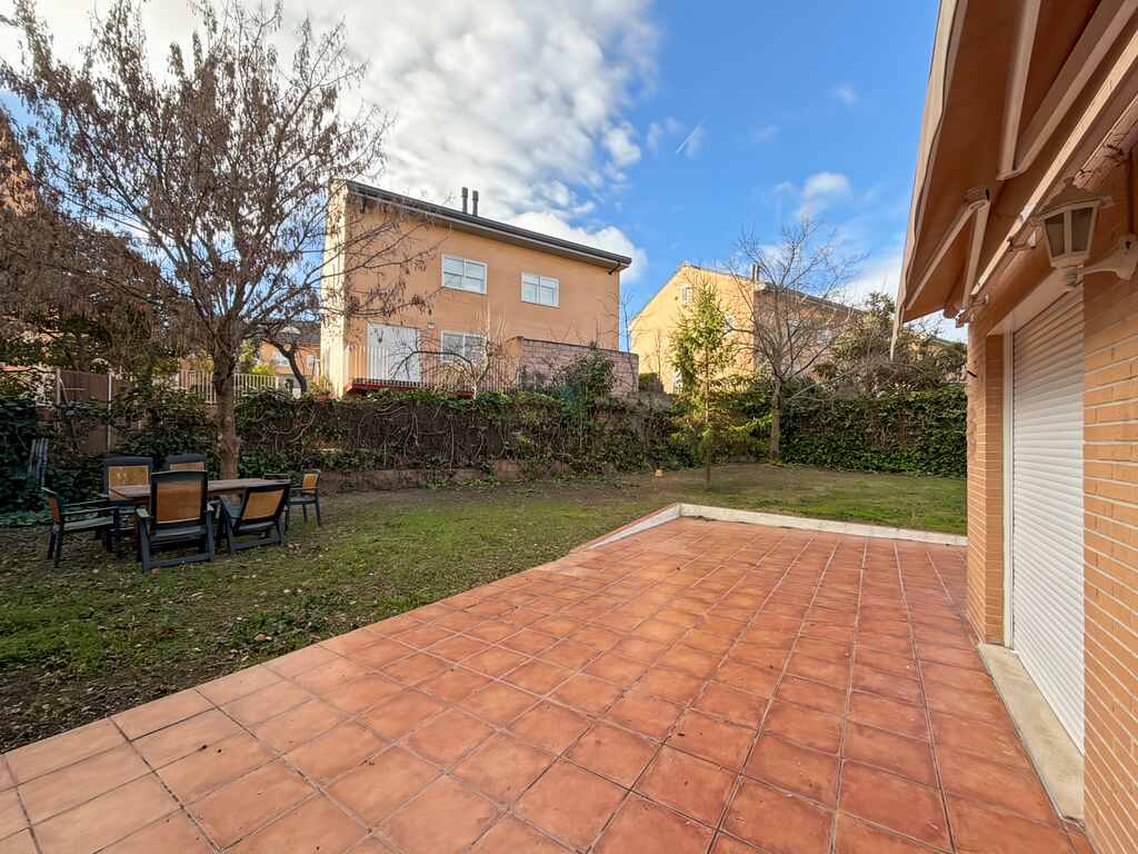 Photo_8_49b7_Easy-Resize.com